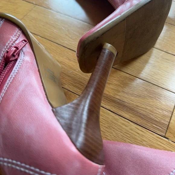 RARE Pink Leather Women's Boots - Picture 6 of 12